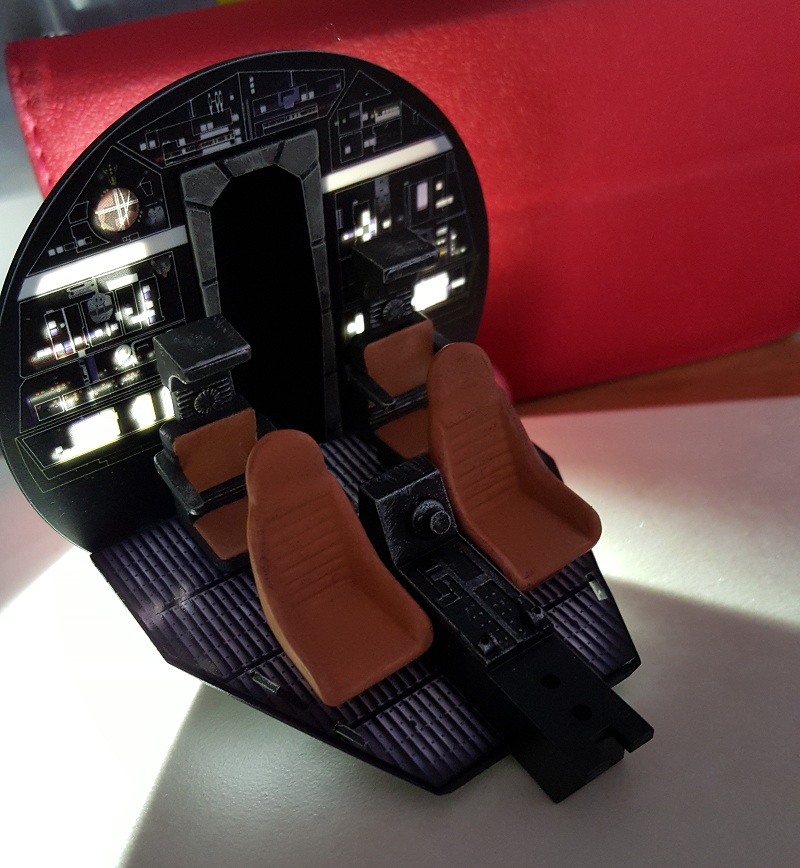 falconcockpit1.jpg